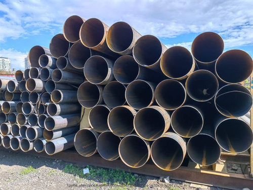Труба электросварная большого диаметра 1420х18.7 09Г2С 12 м